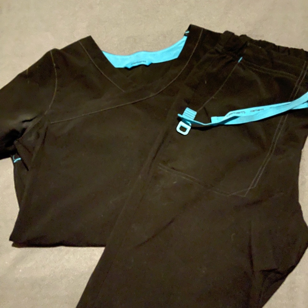 Black Carhartt Scrubs